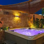Jacuzzi & Barbecue Villa